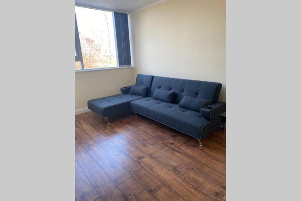 3 Bed Contemporary Crewe Apartment Kültér fotó